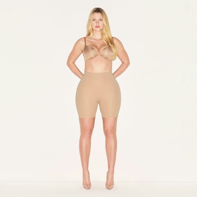 SKIMS BODY HIP ENHANCING PADDED SHORT