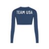 SKIMS FOR TEAM USA SIGNATURE SVØMMETRØYMPISK LANGERMET CROPPET T-SKJORTE
