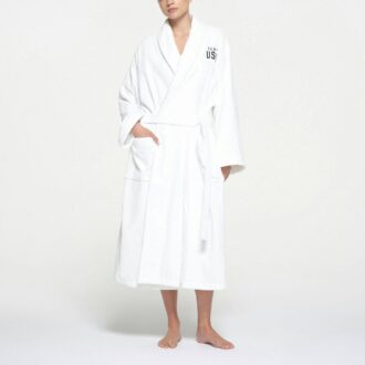 SKIMS FOR TEAM USA TERRY OLYMPIC UNISEX KÅPE SKIMS FOR TEAM USA TERRY OLYMPIC UNISEX KÅPE