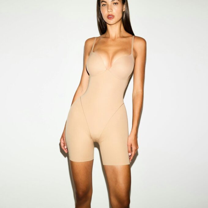 SKIMS ULTIMATE BODY BUTT OG HIP ENHANCING MIDTHIGH BODY