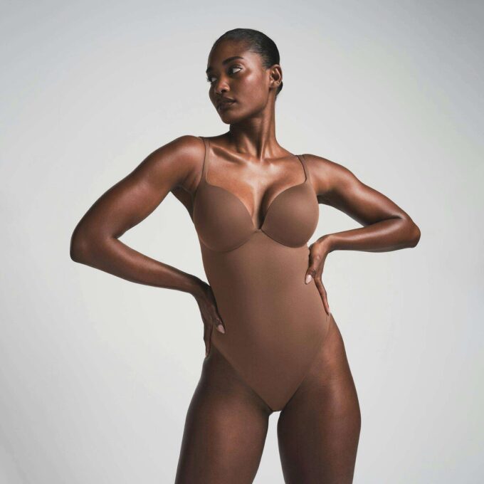 SKIMS ULTIMATE BODY PUSHUP THONG-BODYSUITT