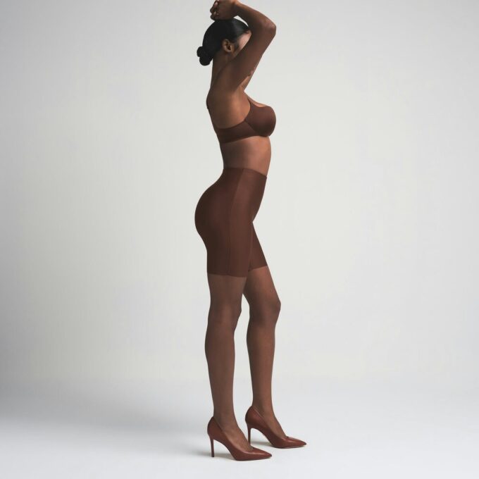 SKIMS VATTREDE BODY BUTT ENHANCING SHORT