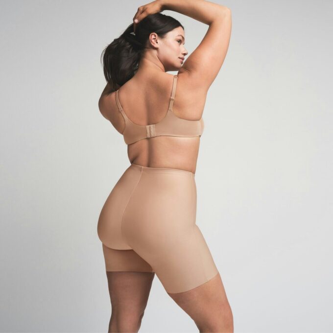 SKIMS VATTREDE BODY BUTT ENHANCING SHORT