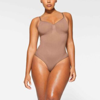 SØMLØS SKULPT BRIEF BODY