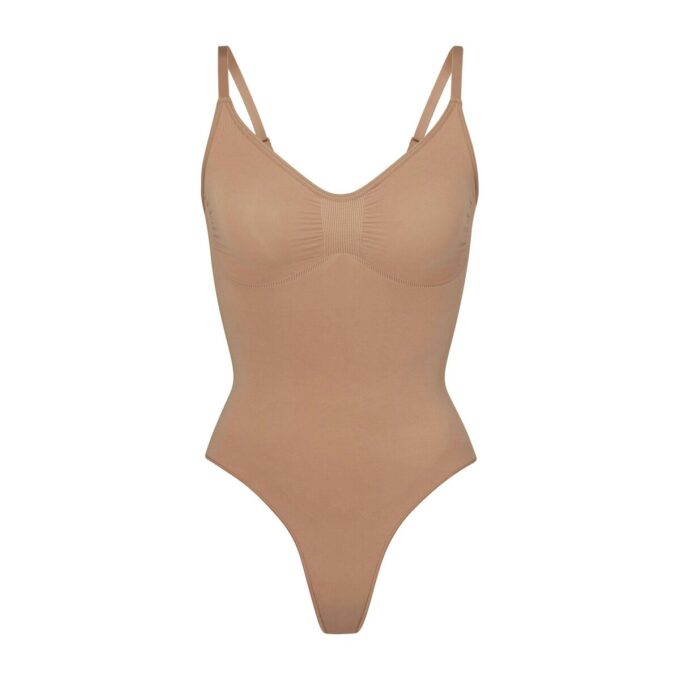 SØMLØS SKULPT THONG-BODY