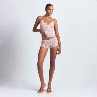 STRETCH BLONDE TREKANTET CAMI OG SHORTS SETT