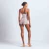 STRETCH BLONDE TREKANTET CAMI OG SHORTS SETT