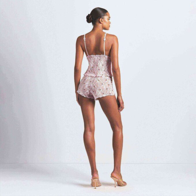 STRETCH BLONDE TREKANTET CAMI OG SHORTS SETT