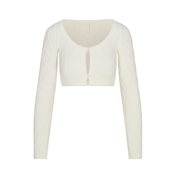 STRIKKET GENSER MED BESKREVET CARDIGAN