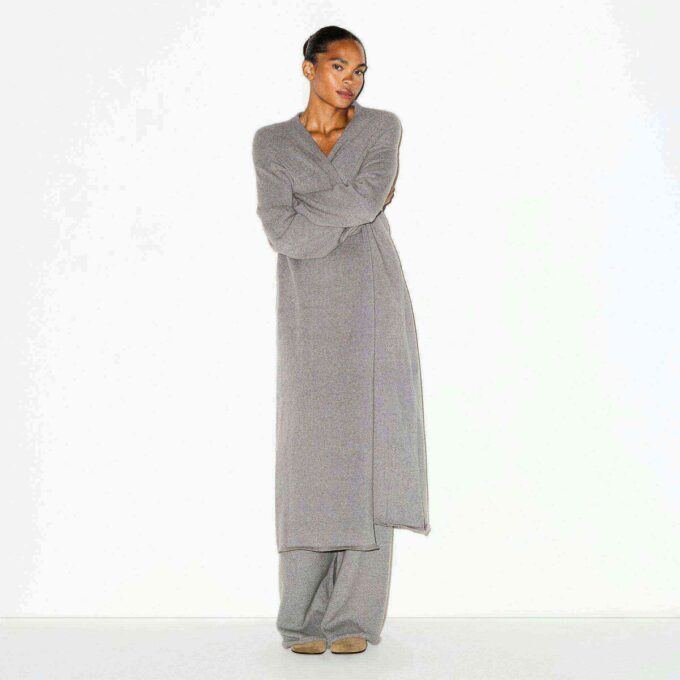 TEKSTURERT STRIKKET LANG CARDIGAN