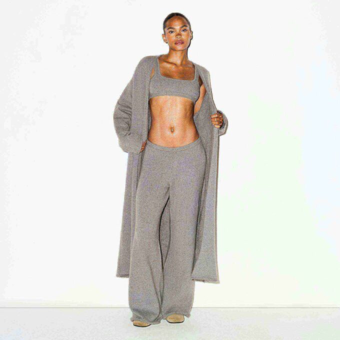 TEKSTURERT STRIKKET LANG CARDIGAN