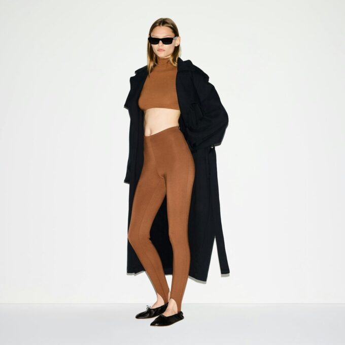 THE ESSENTIAL COLLECTION HØYLIVET STIRRUP-LEGGINGS