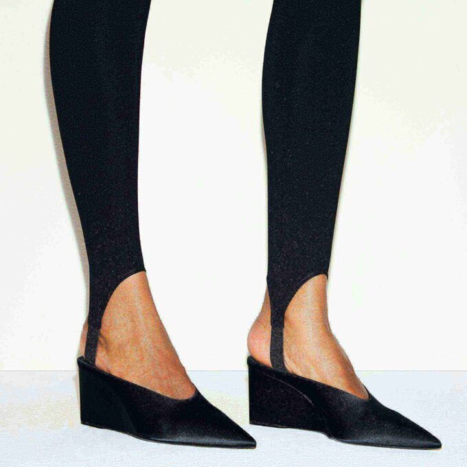 THE ESSENTIAL COLLECTION HØYLIVET STIRRUP-LEGGINGS