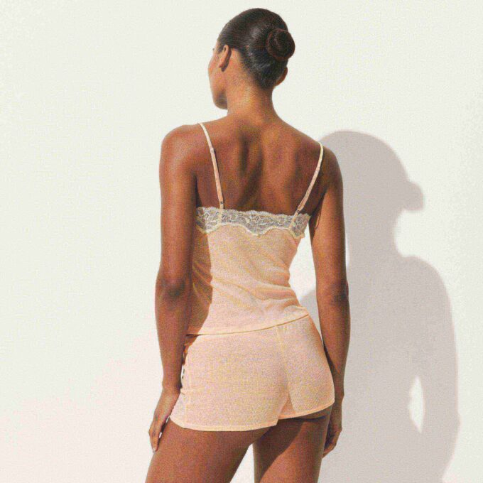 TRANSPARENT RIBBELT BLONDE-CAMI OG SHORTS-SETT