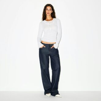 TRANSPARENT RIBBELT LANGERMET HENLEY-SKJORTE