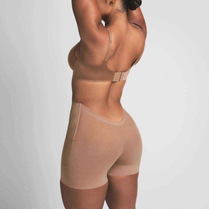 TRANSPARENT SKULPT SHORTS MED LAV RYGG