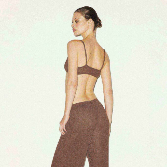 TRANSPARENT STRIKKET BRALETTE