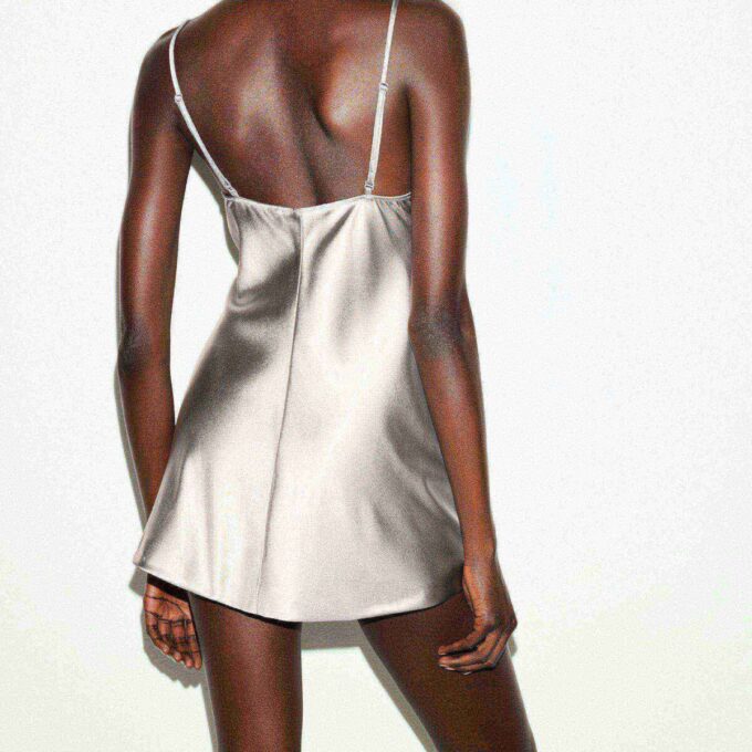 TYGG SATIN CAMI MINI KJOLE