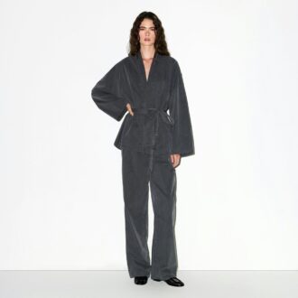 VEVET LOUNGE OVERSIZED OMSLAGSTOP