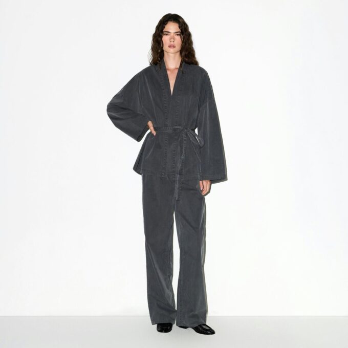 VEVET LOUNGE OVERSIZED OMSLAGSTOP