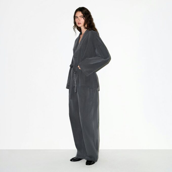 VEVET LOUNGE OVERSIZED OMSLAGSTOP